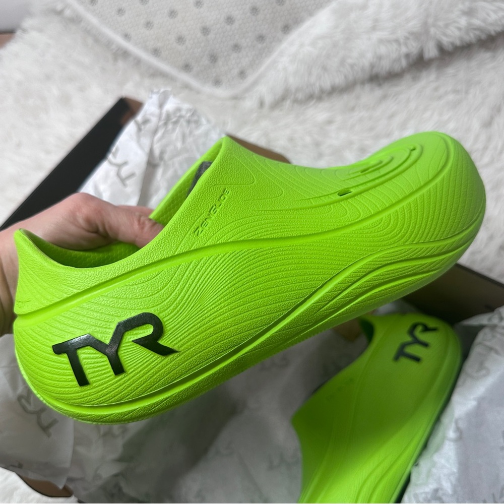 New TYR ZenGlide Recovery Shoes Size W8 M6 Limelight Slip On - Picture 3 of 5
